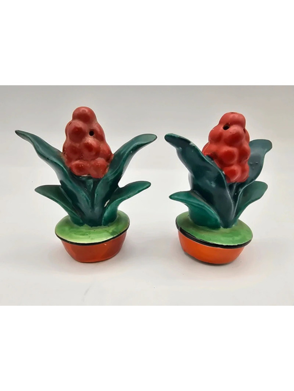 Vintage 1950's Whimsical Flower Pots Salt & Pepper Shakers Ceramic Made In Japan